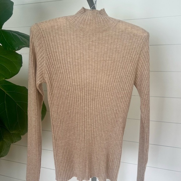 The Cashmere Project Ultralight Ribbed Turtleneck Sweater | Women’s Large | NWT - Picture 4 of 4